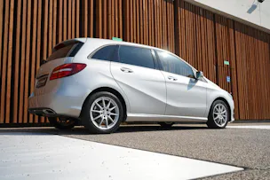 MERCEDES-BENZ B 220 CDI SWISS STAR EDITION 4MATIC 7G-DCT l 177 PS