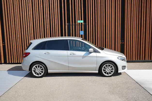 MERCEDES-BENZ B 220 CDI SWISS STAR EDITION 4MATIC 7G-DCT l 177 PS