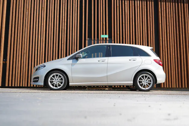 MERCEDES-BENZ B 220 CDI SWISS STAR EDITION 4MATIC 7G-DCT l 177 PS