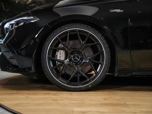 MERCEDES-BENZ A 35 AMG 4Matic 8G-DCT *Facelift*20" Felgen*Aeropaket*