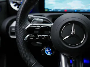 MERCEDES-BENZ A 35 AMG 4Matic 8G-DCT *Facelift*20" Felgen*Aeropaket*