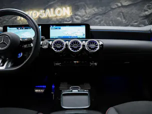MERCEDES-BENZ A 35 AMG 4Matic 8G-DCT *Facelift*20" Felgen*Aeropaket*