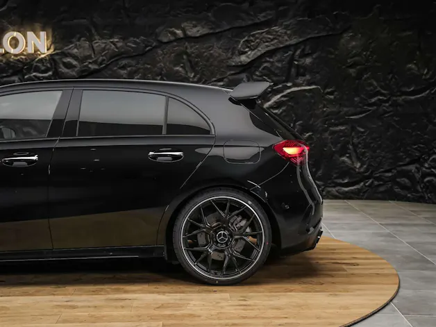 MERCEDES-BENZ A 35 AMG 4Matic 8G-DCT *Facelift*20" Felgen*Aeropaket*