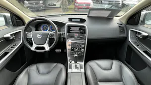 VOLVO XC60 2.4D AWD SUMMUM R-DESIGN HEICO GEARTRONIC l 235 PS
