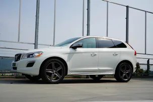 VOLVO XC60 2.4D AWD SUMMUM R-DESIGN HEICO GEARTRONIC l 235 PS