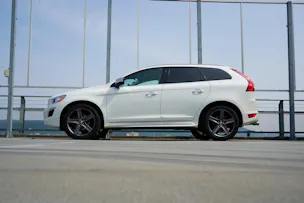 VOLVO XC60 2.4D AWD SUMMUM R-DESIGN HEICO GEARTRONIC l 235 PS