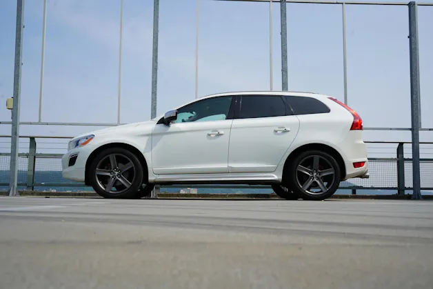 VOLVO XC60 2.4D AWD SUMMUM R-DESIGN HEICO GEARTRONIC l 235 PS