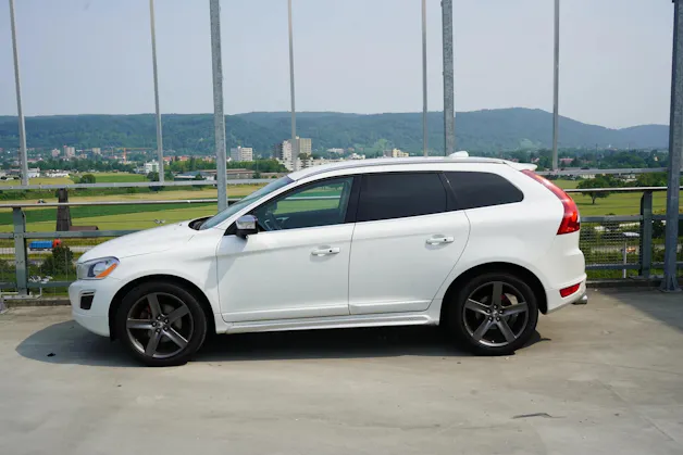 VOLVO XC60 2.4D AWD SUMMUM R-DESIGN HEICO GEARTRONIC l 235 PS
