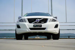 VOLVO XC60 2.4D AWD SUMMUM R-DESIGN HEICO GEARTRONIC l 235 PS