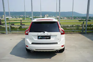 VOLVO XC60 2.4D AWD SUMMUM R-DESIGN HEICO GEARTRONIC l 235 PS