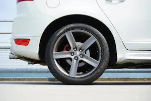 VOLVO XC60 2.4D AWD SUMMUM R-DESIGN HEICO GEARTRONIC l 235 PS