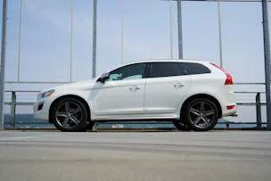 VOLVO XC60 2.4D AWD SUMMUM R-DESIGN HEICO GEARTRONIC l 235 PS