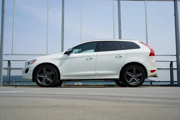 VOLVO XC60 2.4D AWD SUMMUM R-DESIGN HEICO GEARTRONIC l 235 PS