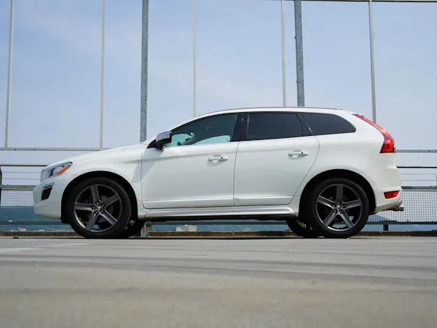 VOLVO XC60 2.4D AWD SUMMUM R-DESIGN HEICO GEARTRONIC l 235 PS