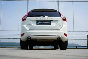 VOLVO XC60 2.4D AWD SUMMUM R-DESIGN HEICO GEARTRONIC l 235 PS