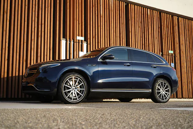 MERCEDES-BENZ EQC 400 AMG LINE 4MATIC l 408 PS