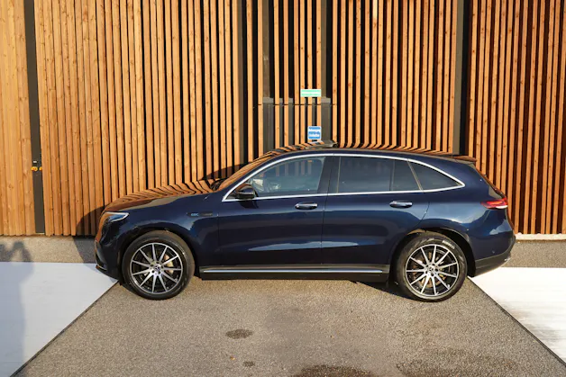 MERCEDES-BENZ EQC 400 AMG LINE 4MATIC l 408 PS