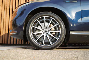 MERCEDES-BENZ EQC 400 AMG LINE 4MATIC l 408 PS