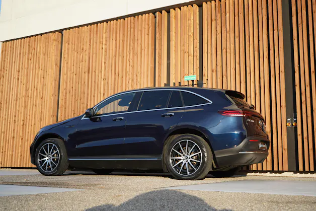 MERCEDES-BENZ EQC 400 AMG LINE 4MATIC l 408 PS