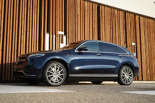 MERCEDES-BENZ EQC 400 AMG LINE 4MATIC l 408 PS