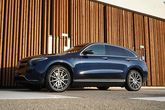 MERCEDES-BENZ EQC 400 AMG LINE 4MATIC l 408 PS