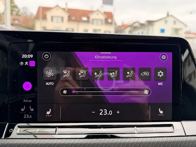 VW Golf 2.0 TSI DSG 4 MOTION R-LINE *** PANORAMAGLASDACH & VIELES MEHR ***
