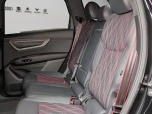 AUDI Q7 SUV TDI quattro 220 kW