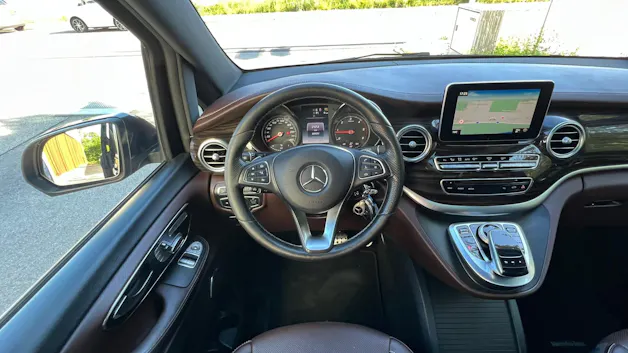 MERCEDES-BENZ V 250 d AVANTGARDE AMG LINE BLACK LANG 4MATIC 7G-TRONIC l 190 PS