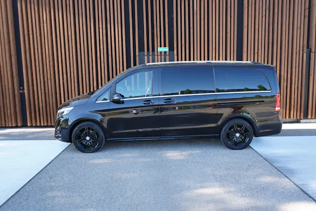 MERCEDES-BENZ V 250 d AVANTGARDE AMG LINE BLACK LANG 4MATIC 7G-TRONIC l 190 PS
