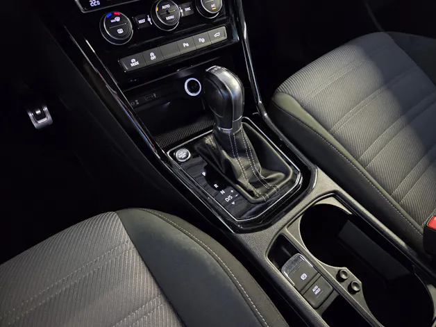 VW Touran 2.0 TDI R-Line DSG 7-Plätzer
