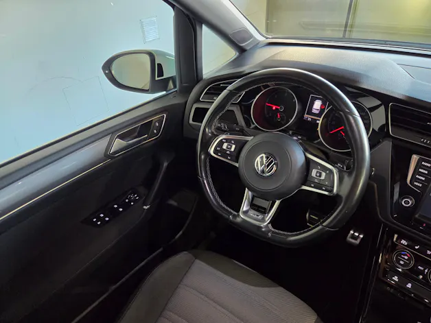 VW Touran 2.0 TDI R-Line DSG 7-Plätzer