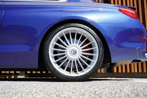 BMW Alpina BMW-ALPINA B6 BiTURBO 4.4 V8 COUPÉ SWITCH-TRONIC l 540 PS