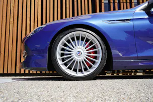 BMW Alpina BMW-ALPINA B6 BiTURBO 4.4 V8 COUPÉ SWITCH-TRONIC l 540 PS
