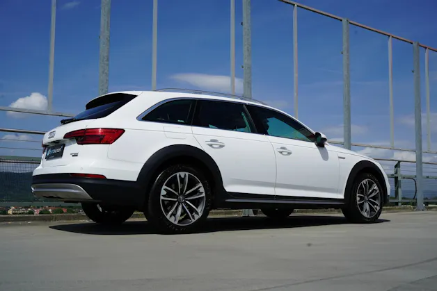 AUDI A4 ALLROAD 45 TDI QUATTRO S-TRONIC l 218 PS