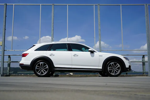 AUDI A4 ALLROAD 45 TDI QUATTRO S-TRONIC l 218 PS