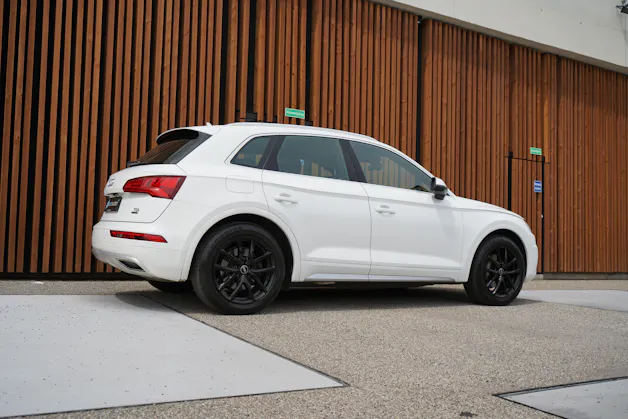 AUDI Q5 2.0 TDI SPORT BLACK QUATTRO S-TRONIC l 190 PS