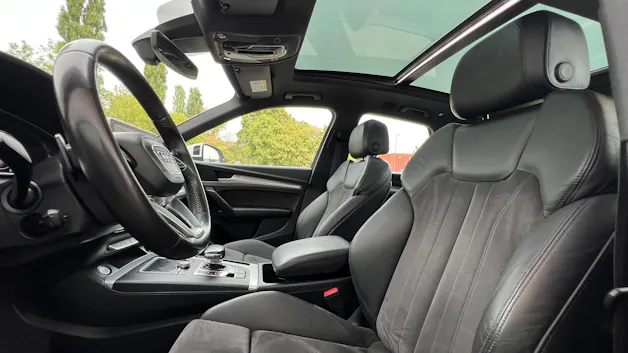 AUDI Q5 2.0 TDI SPORT BLACK QUATTRO S-TRONIC l 190 PS