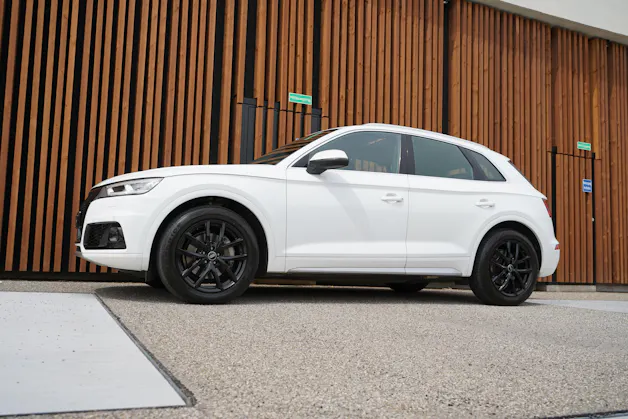 AUDI Q5 2.0 TDI SPORT BLACK QUATTRO S-TRONIC l 190 PS