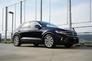 VW T-ROC 2.0 TSI R-LINE DSG 4MOTION l 190 PS