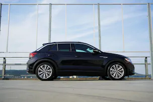 VW T-ROC 2.0 TSI R-LINE DSG 4MOTION l 190 PS