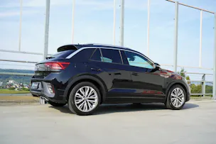 VW T-ROC 2.0 TSI R-LINE DSG 4MOTION l 190 PS