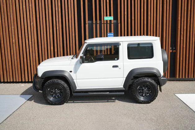 Suzuki JIMNY 1.5 COMPACT TOP 4x4 AUTOMAT l 102 PS