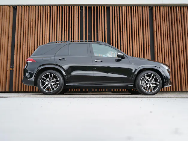 MERCEDES-BENZ GLE 53 AMG 4MATIC+ BLACK 9G-SPEEDSHIFT l 435 PS