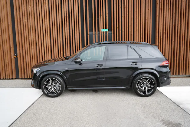 MERCEDES-BENZ GLE 53 AMG 4MATIC+ BLACK 9G-SPEEDSHIFT l 435 PS