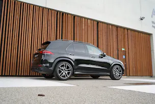 MERCEDES-BENZ GLE 53 AMG 4MATIC+ BLACK 9G-SPEEDSHIFT l 435 PS