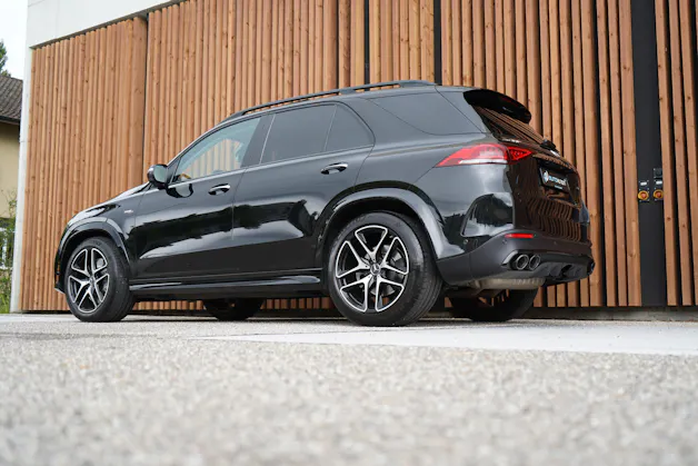 MERCEDES-BENZ GLE 53 AMG 4MATIC+ BLACK 9G-SPEEDSHIFT l 435 PS