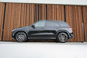 MERCEDES-BENZ GLE 53 AMG 4MATIC+ BLACK 9G-SPEEDSHIFT l 435 PS