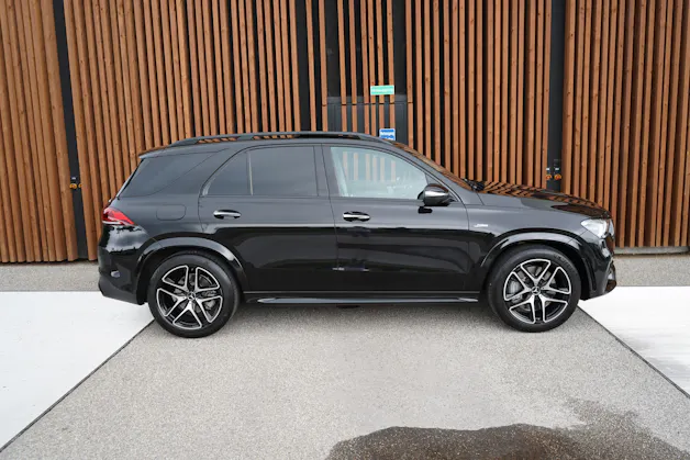 MERCEDES-BENZ GLE 53 AMG 4MATIC+ BLACK 9G-SPEEDSHIFT l 435 PS