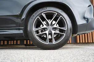 MERCEDES-BENZ GLE 53 AMG 4MATIC+ BLACK 9G-SPEEDSHIFT l 435 PS