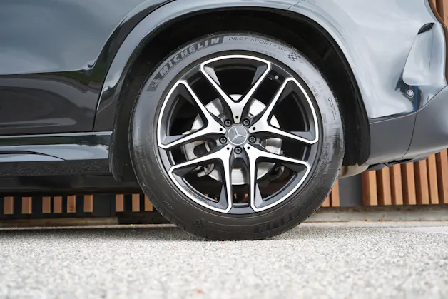 MERCEDES-BENZ GLE 53 AMG 4MATIC+ BLACK 9G-SPEEDSHIFT l 435 PS